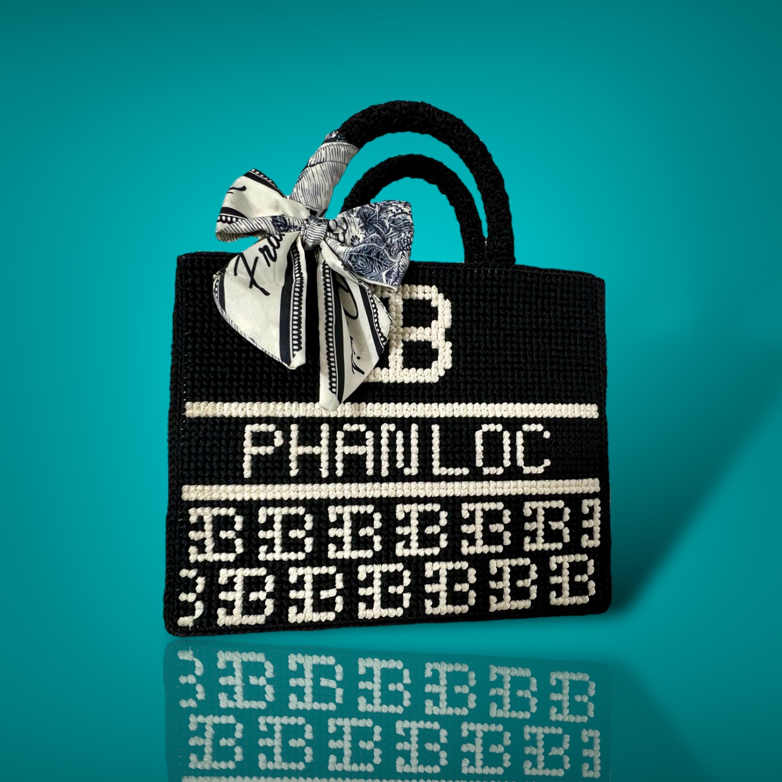 Túi Tote hoạ tiết có sẵn thêu tên - anh 1